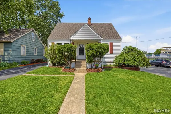 617 Lindenwood Avenue, St Charles, MO 63301