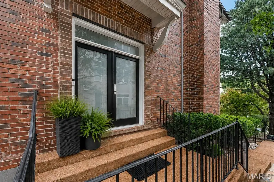 350 N Meramec Avenue, Clayton, MO 63105 - #2
