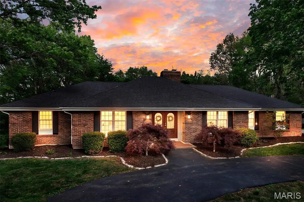 13021 Saller Drive, Sunset Hills, MO 63127 - #1