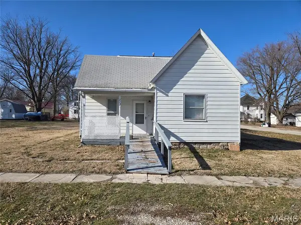 213 E E Page Street, Vandalia, MO 63382
