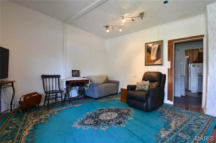 418 E Elm Street, Gillespie, IL 62033 - #3