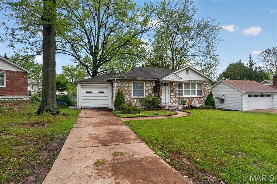 8151 Underhill Drive, Saint Louis, MO 63114 - #2