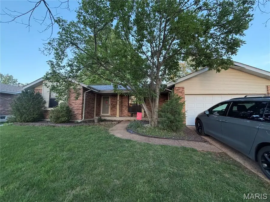 7070 Bumble Bee Lane, Saint Louis, MO 63129 - #2