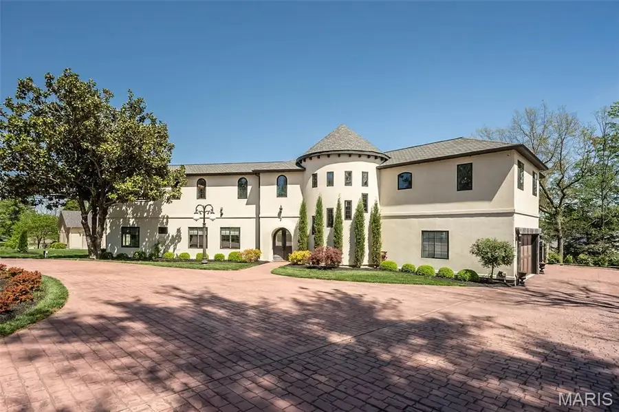 604 Glyn Cagny Road, Ballwin, MO 63021 - #3