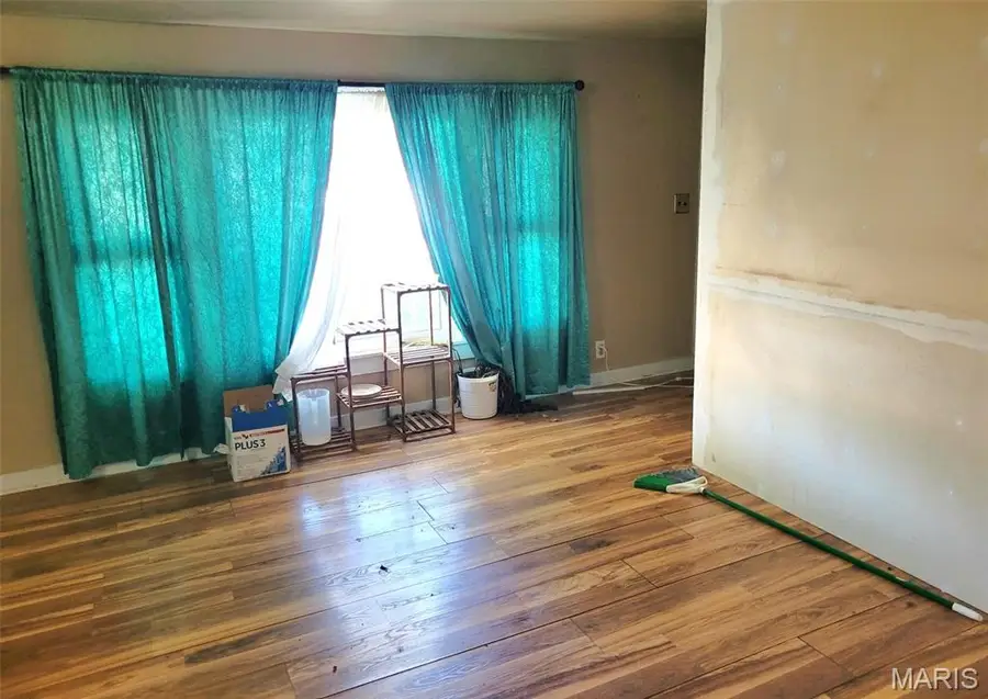 314 N Drake Street, Bernie, MO 63822 - #3