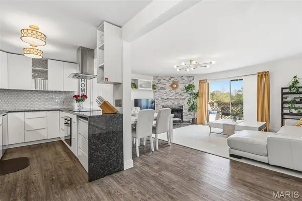 1217 Mangrove Lane #5, St Louis, MO 63125