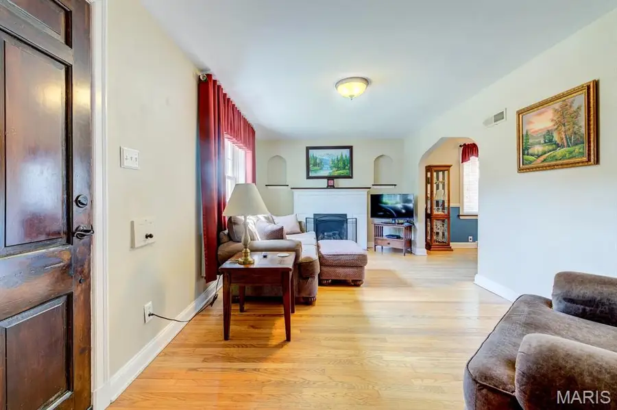 6555 Mardel Avenue, Saint Louis, MO 63109 - #2