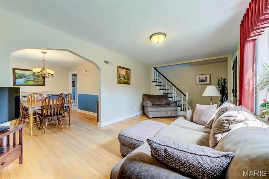 6555 Mardel Avenue, Saint Louis, MO 63109 - #3