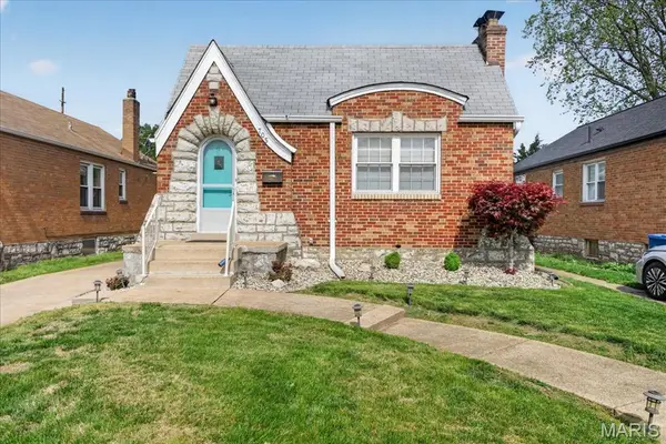 705 Bellavilla Drive, Bella Villa, MO 63125