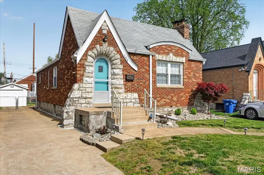 705 Bellavilla Drive, Bella Villa, MO 63125 - #3