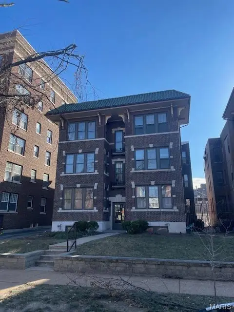 5518 Waterman Boulevard #2E, St Louis, MO 63112