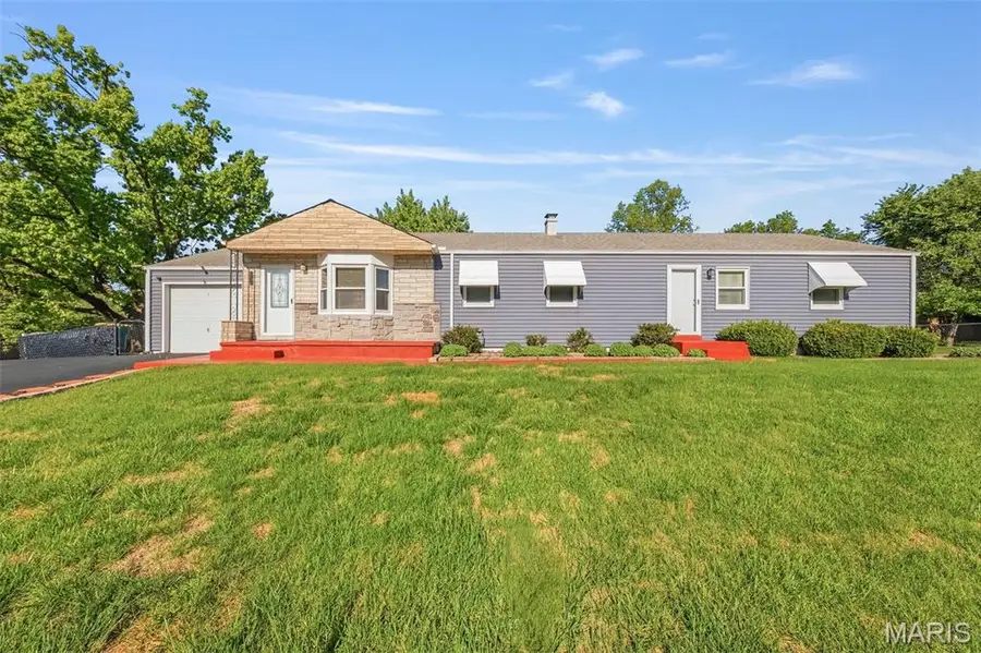 5267 Milburn Road, Saint Louis, MO 63129 - #2