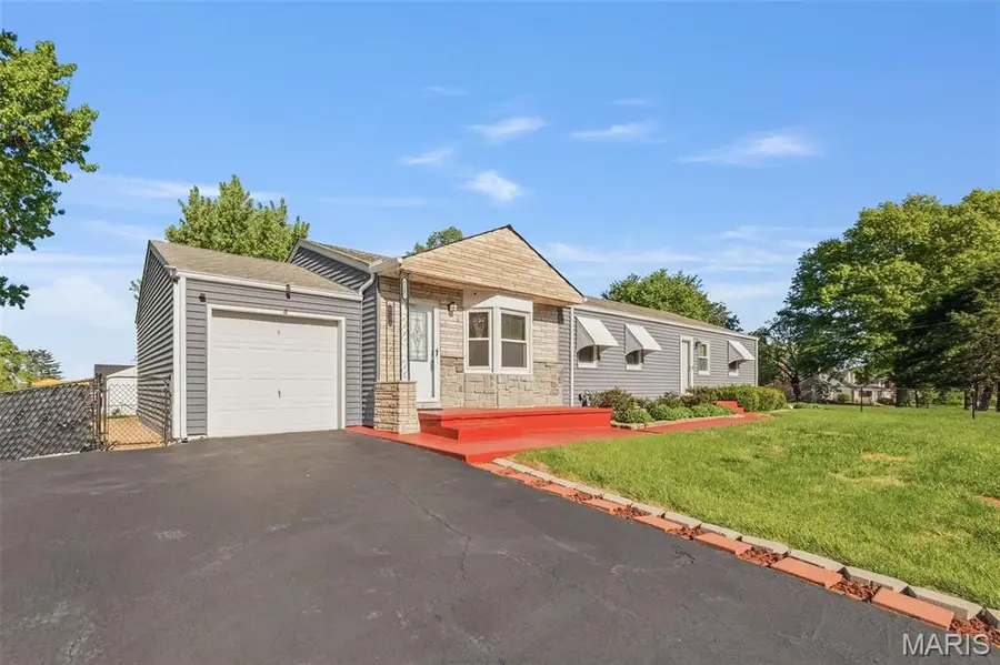 5267 Milburn Road, Saint Louis, MO 63129 - #3