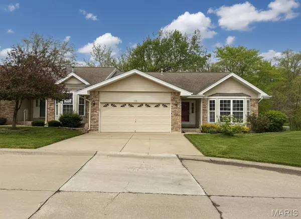 904 Palmer Court #4, Lake St Louis, MO 63367