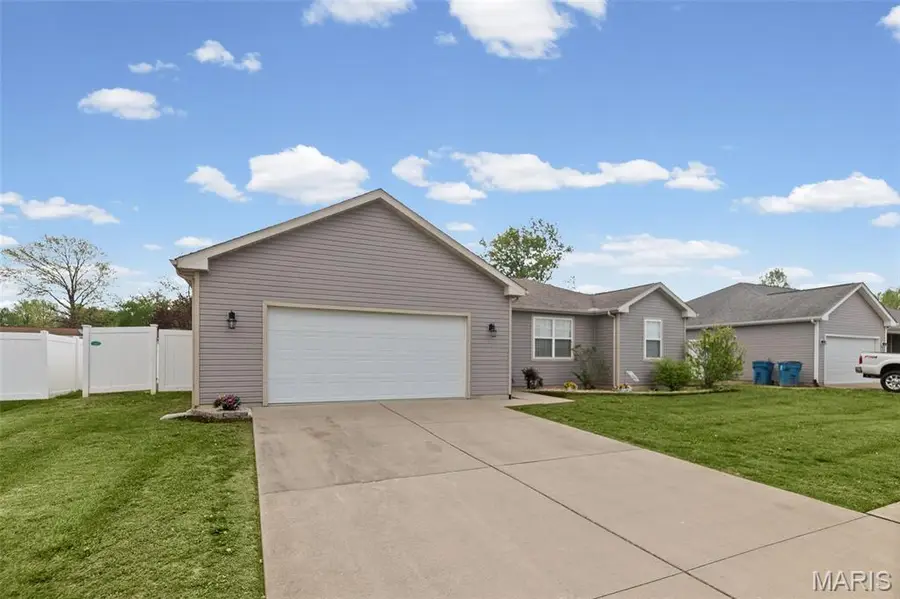 501 Arizona Street, Bethalto, IL 62010 - #2