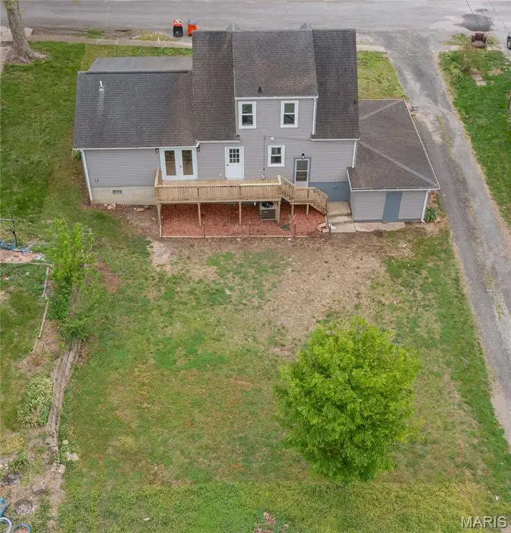 115 W Jefferson Street, Vandalia, IL 62471 - #2