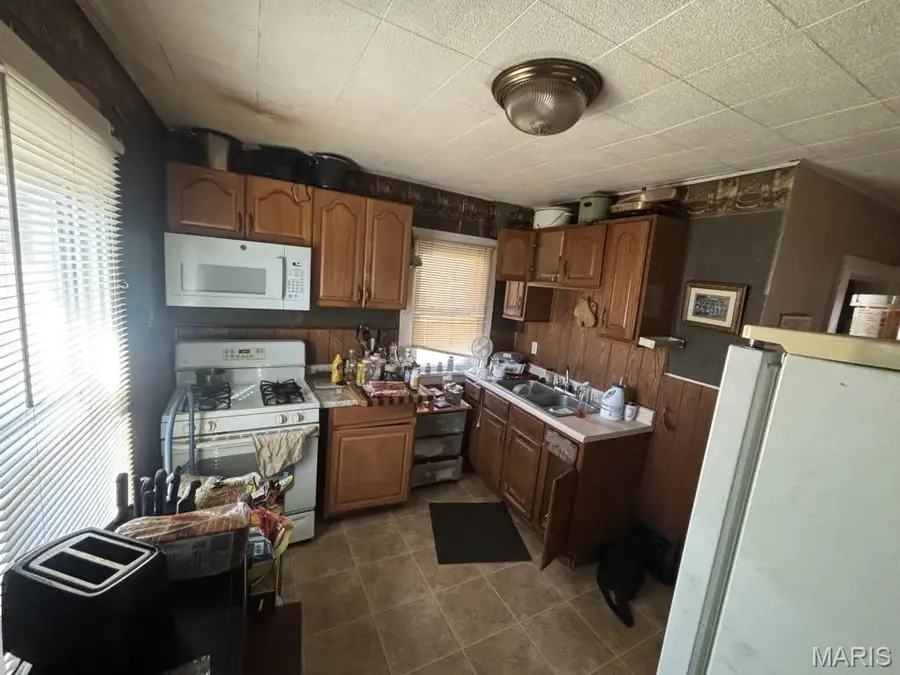 3201 Werder Drive, Saint Louis, MO 63121 - #3