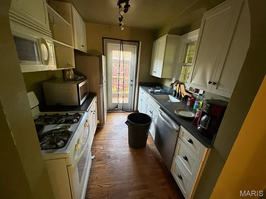 150 Helen Place, Collinsville, IL 62234 - #3