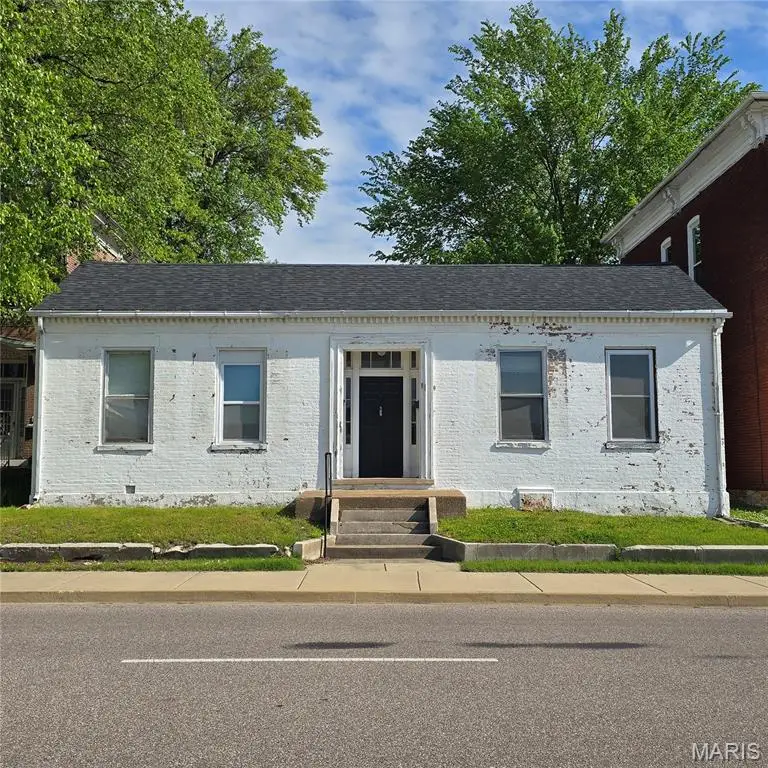 421 E A Street, Belleville, IL 62220 - #1