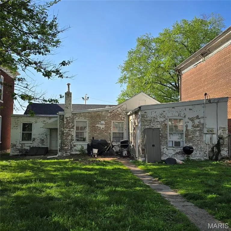 421 E A Street, Belleville, IL 62220 - #2