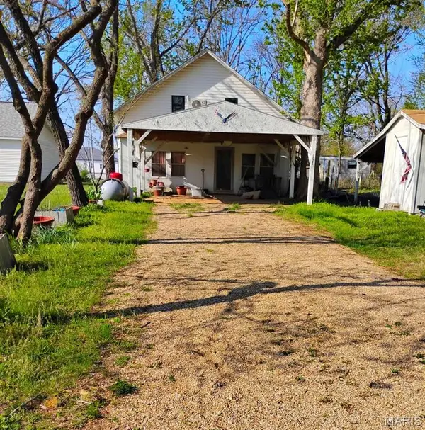 137 Junction Street, Raymondville, MO 65555