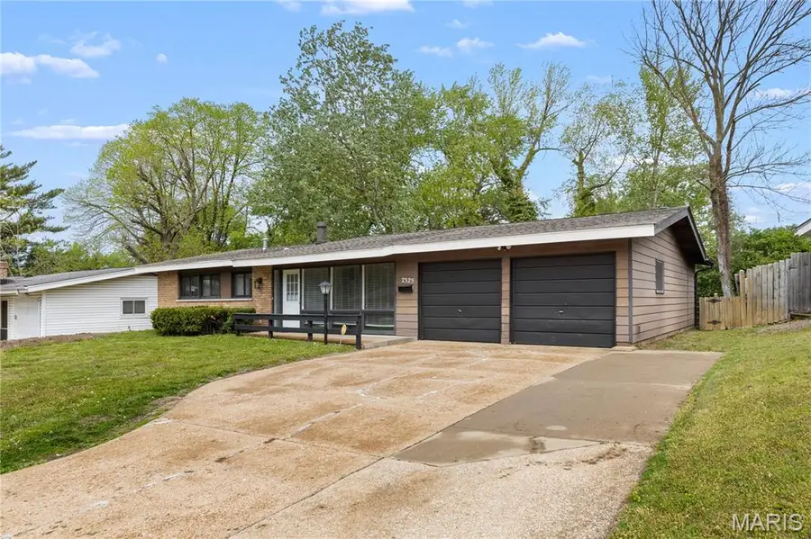 2325 Allen Drive, Florissant, MO 63033 - #2
