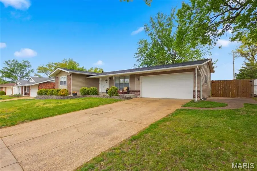 2515 Pioneer Drive, Saint Louis, MO 63129 - #3