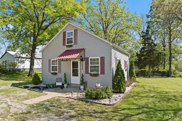 1004 N Okaw Street, Okawville, IL 62271