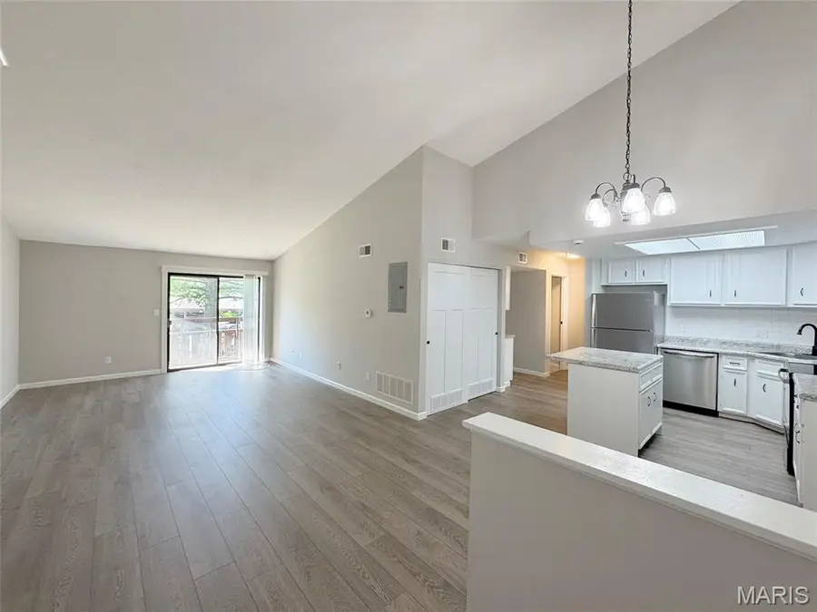 1400 Heritage Landing #308, Saint Charles, MO 63303 - #2