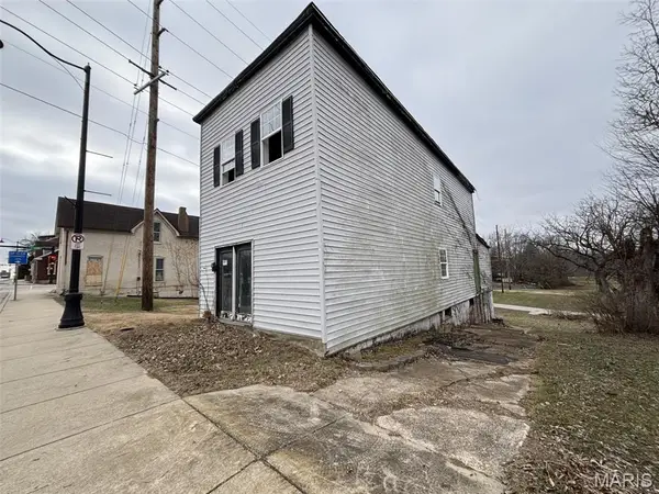 613 N Illinois Street, Belleville, IL 62220
