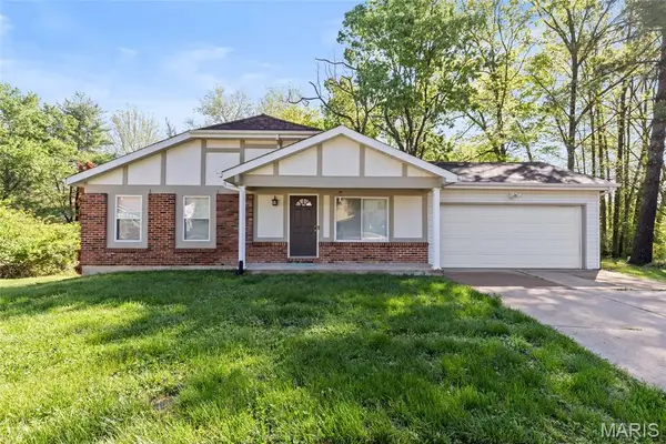 433 Woodland Hill Court, Manchester, MO 63021