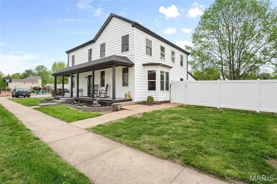 206 N Douglas Street, Saint Jacob, IL 62281 - #3