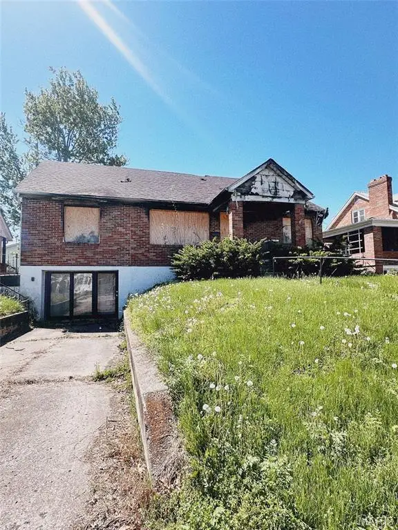 328 W 10th Street, Hermann, MO 65041