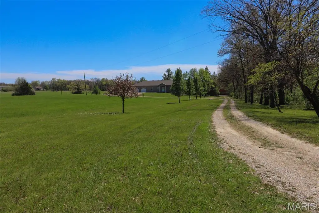 5704 County Rd 262, Auxvasse, MO 65231 - #1