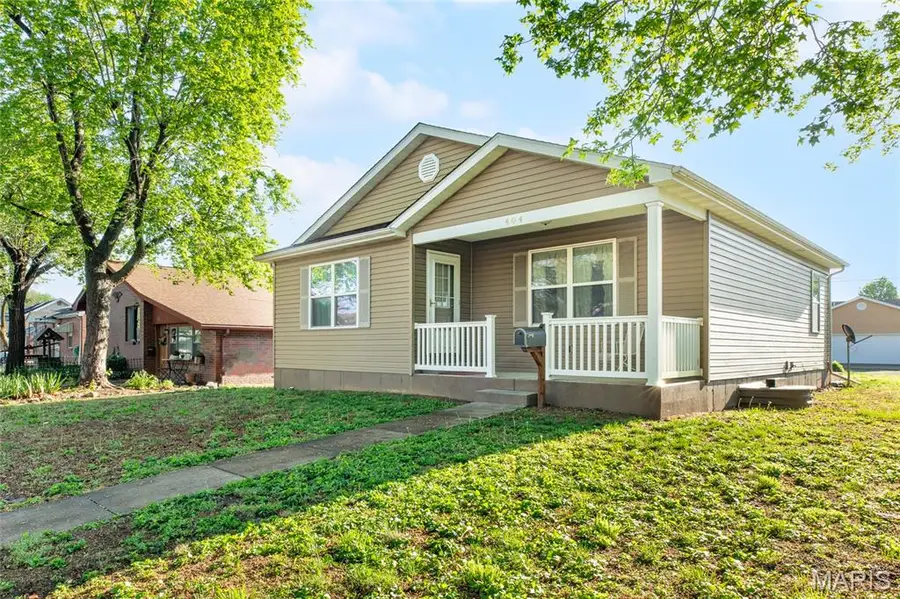 404 Washington Avenue, East Alton, IL 62024 - #2