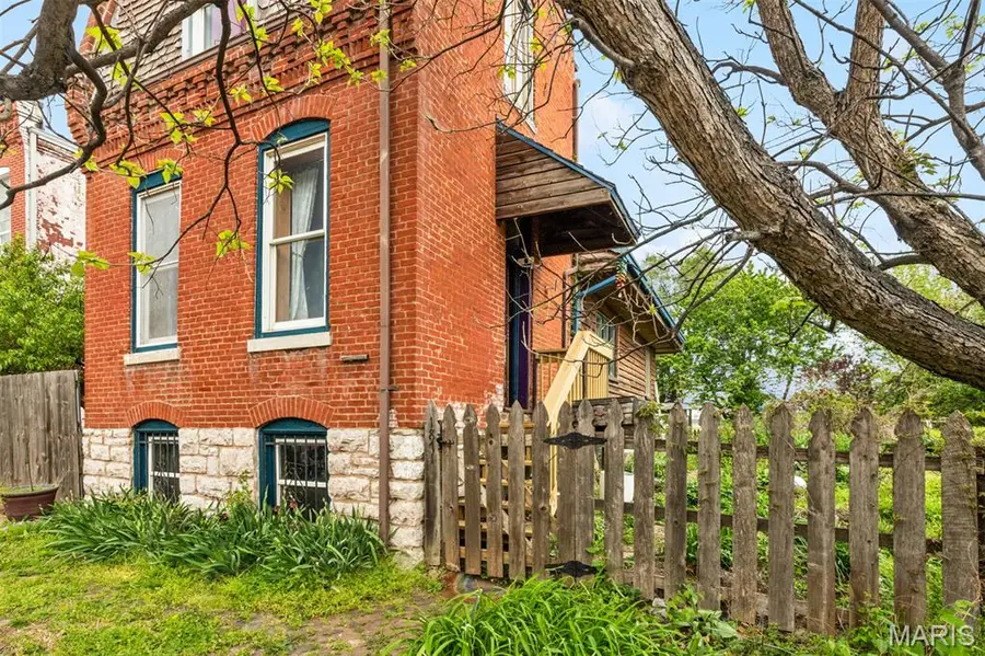 1871 Madison Street, Saint Louis, MO 63106 - #3