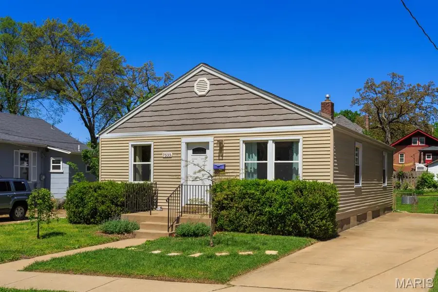 7533 Woodland Avenue, Saint Louis, MO 63143 - #2