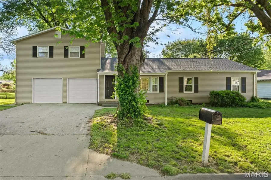 5514 Pontiac Drive, Fairview Heights, IL 62208 - #2