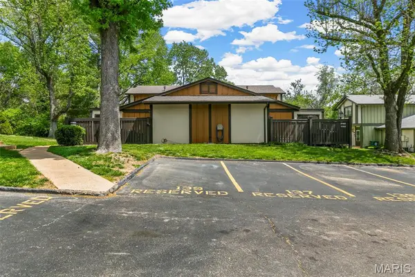 11166 Whispering Oaks Drive, Unincorporated, MO 63136