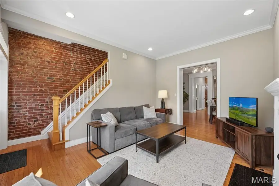 4111 Hartford Street, Saint Louis, MO 63116 - #2