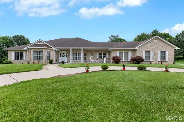 17971 Argonne Estates Drive, Florissant, MO 63034