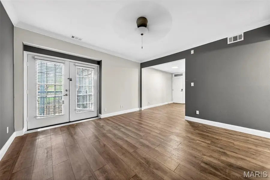 5677 Waterman Boulevard #11, Saint Louis, MO 63112 - #2