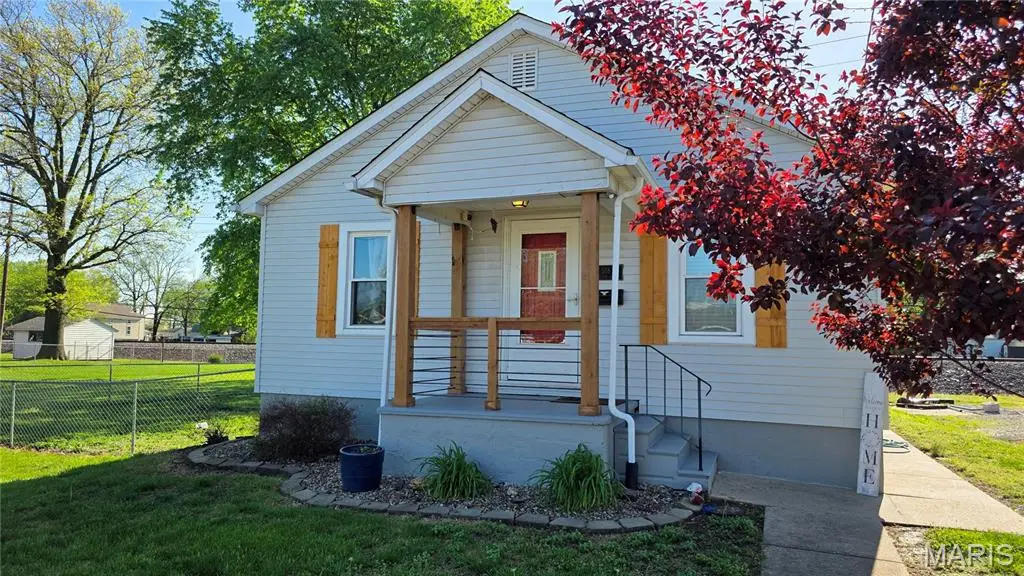 518 S Delmar Avenue, Hartford, IL 62048 - #1