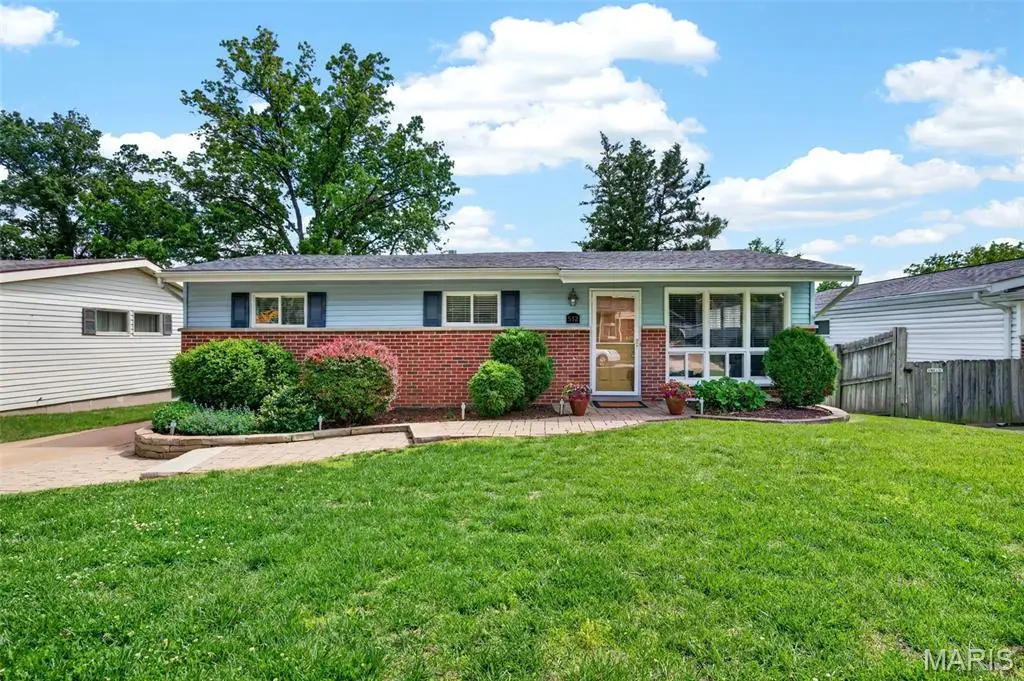 512 Acorn Drive, Saint Louis, MO 63126 - #1