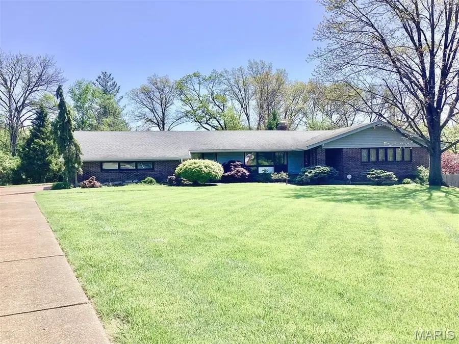 336 Hackmann Lane, Creve Coeur, MO 63141 - #2