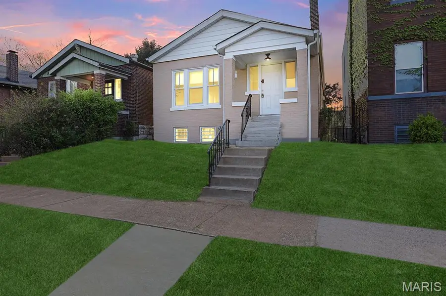 3635 S Spring Avenue, Saint Louis, MO 63116 - #2