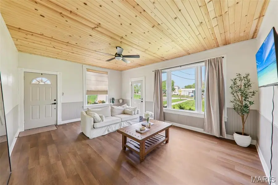 421 Wolf Street, Edwardsville, IL 62025 - #2