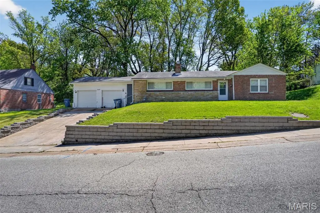 4334 Nelson Drive, Saint Louis, MO 63121 - #1
