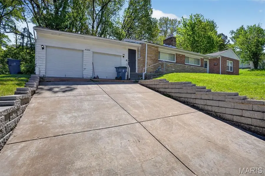 4334 Nelson Drive, Saint Louis, MO 63121 - #2