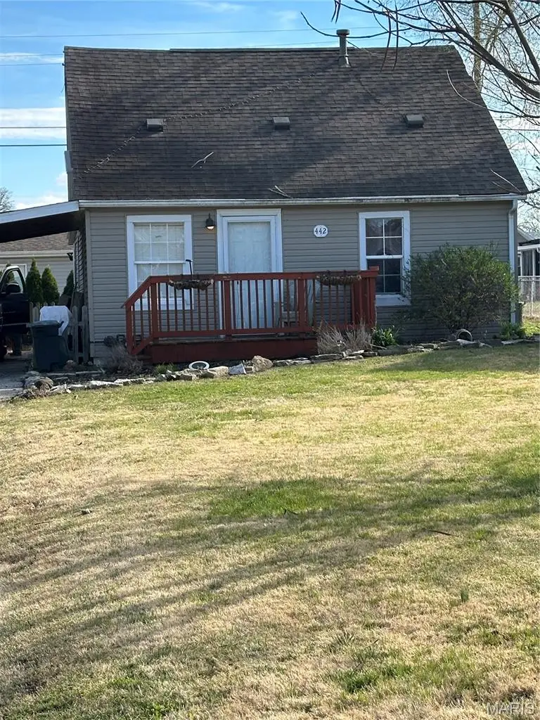442 Pershing Avenue, Wood River, IL 62095 - #1